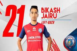 He played with the jersey number is 21 with all his teams He played with the jersey number is 21 with all his teams.